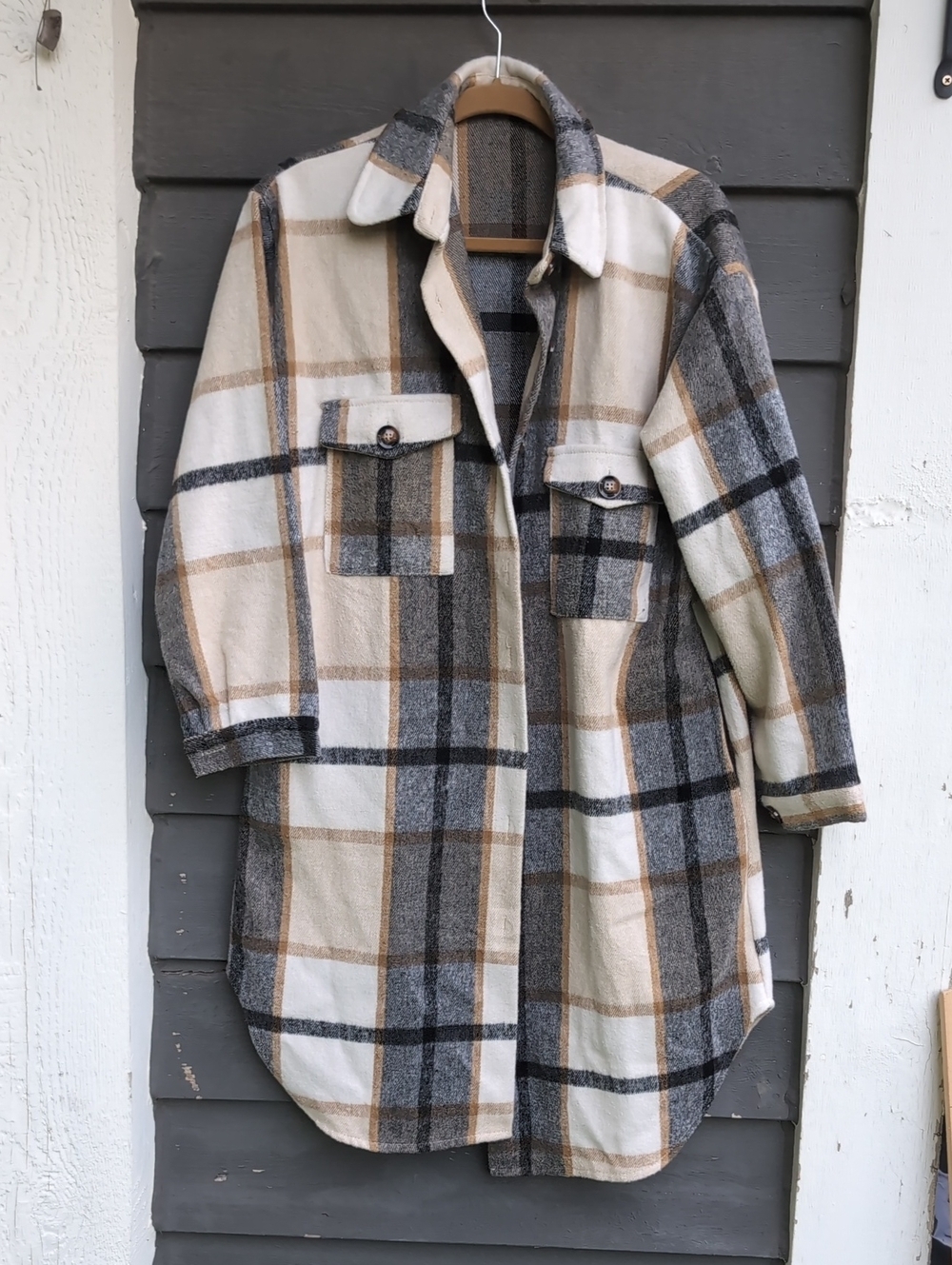Plaid Shacket Jacket in Cream, Gray & Tan Over Sized Trendy Look Size Small